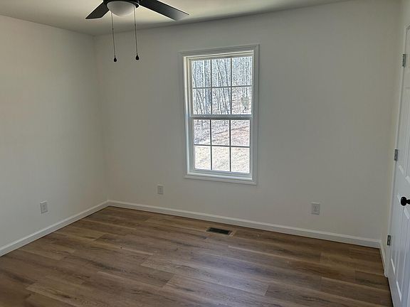 5th image of 825 Bridges Rd