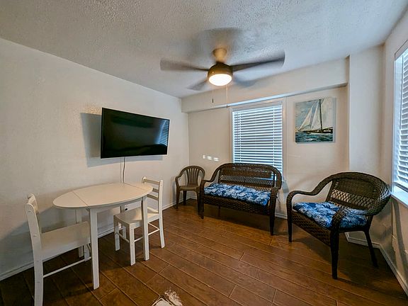 4th image of 3201 Gulf Blvd #2