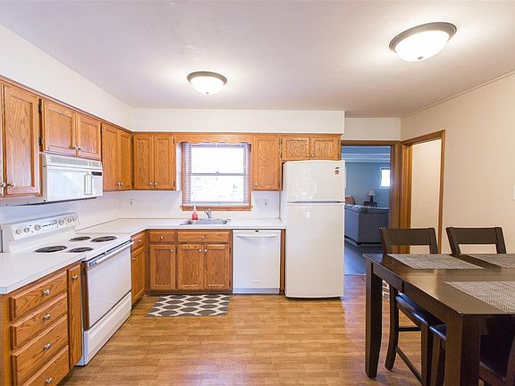 2nd image of 2311 Royal Dr
