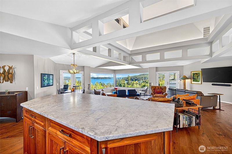 5th image of 15107 Bridgeway Drive