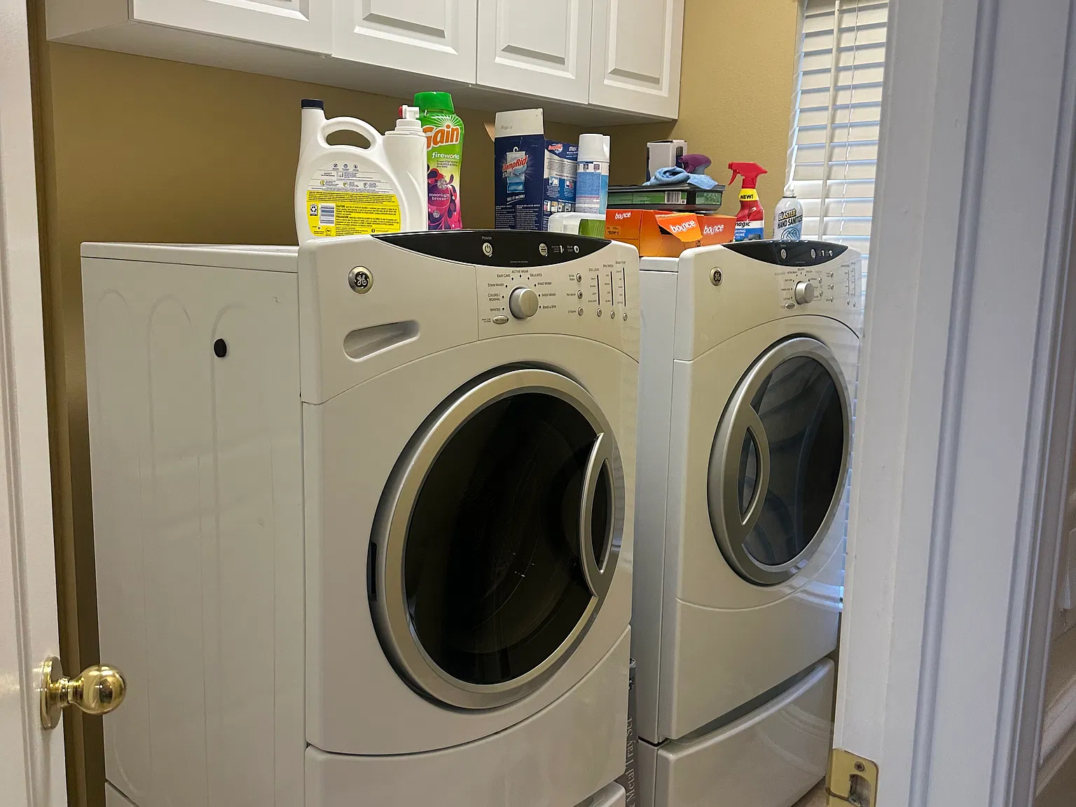 3 bed, 2084 sqft, $3,000 — Photo 3