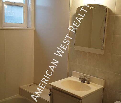 4th image of 443 N Cheyenne St
