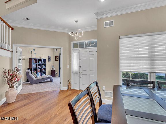 5th image of 19 Carleton Drive