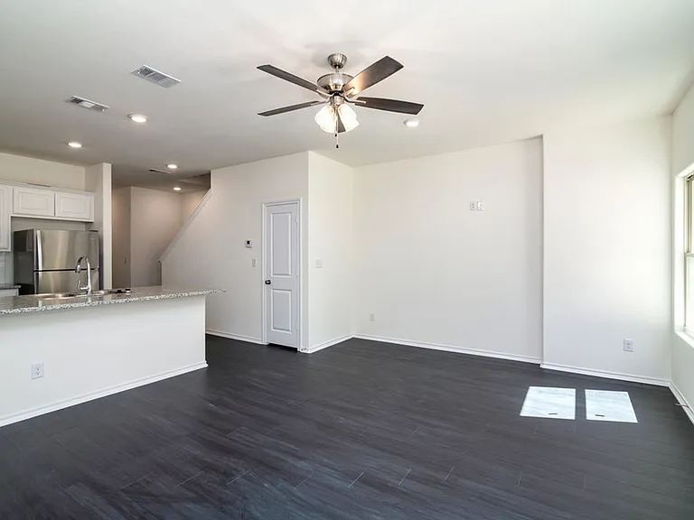 805 S 6th St #2 — Photo 2
