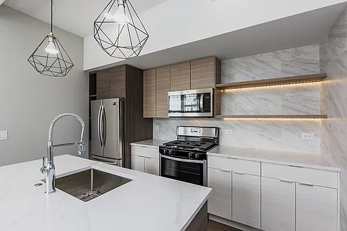 2450 W Chicago Ave #3F Photo 1 2450 W Chicago Ave #3F Photo 1