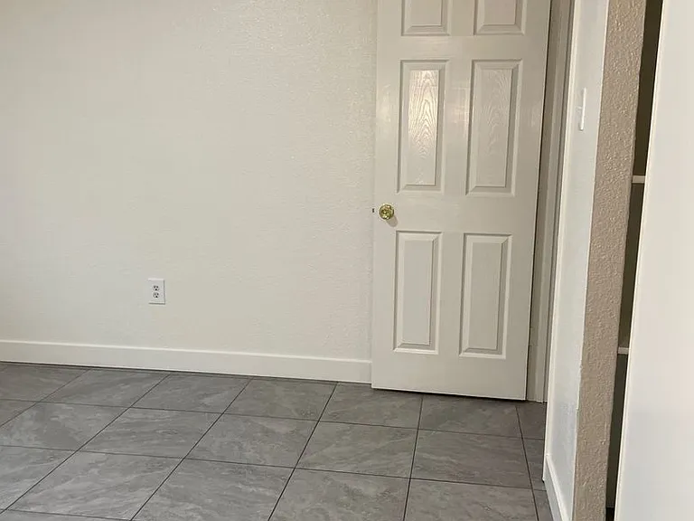 2100 N Daley St — Photo 6