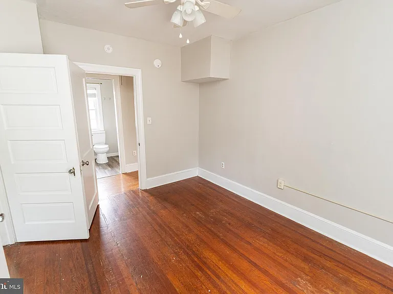 1109 N Division St — Photo 44