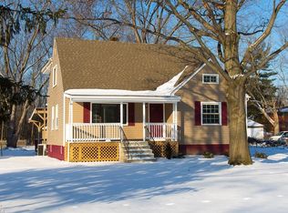 7526 Hickory Rd, Oakwood, OH 44146