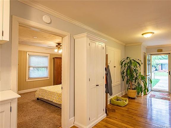 5th image of 481 Virginia Ave