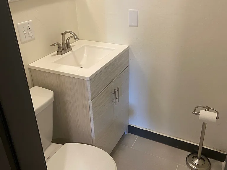 55 N Main St #12RESIDENTIAL — Photo 2