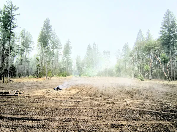 2100 Saratoga Way, Grants Pass, OR 97526