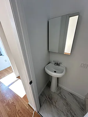Bathroom, photo 1