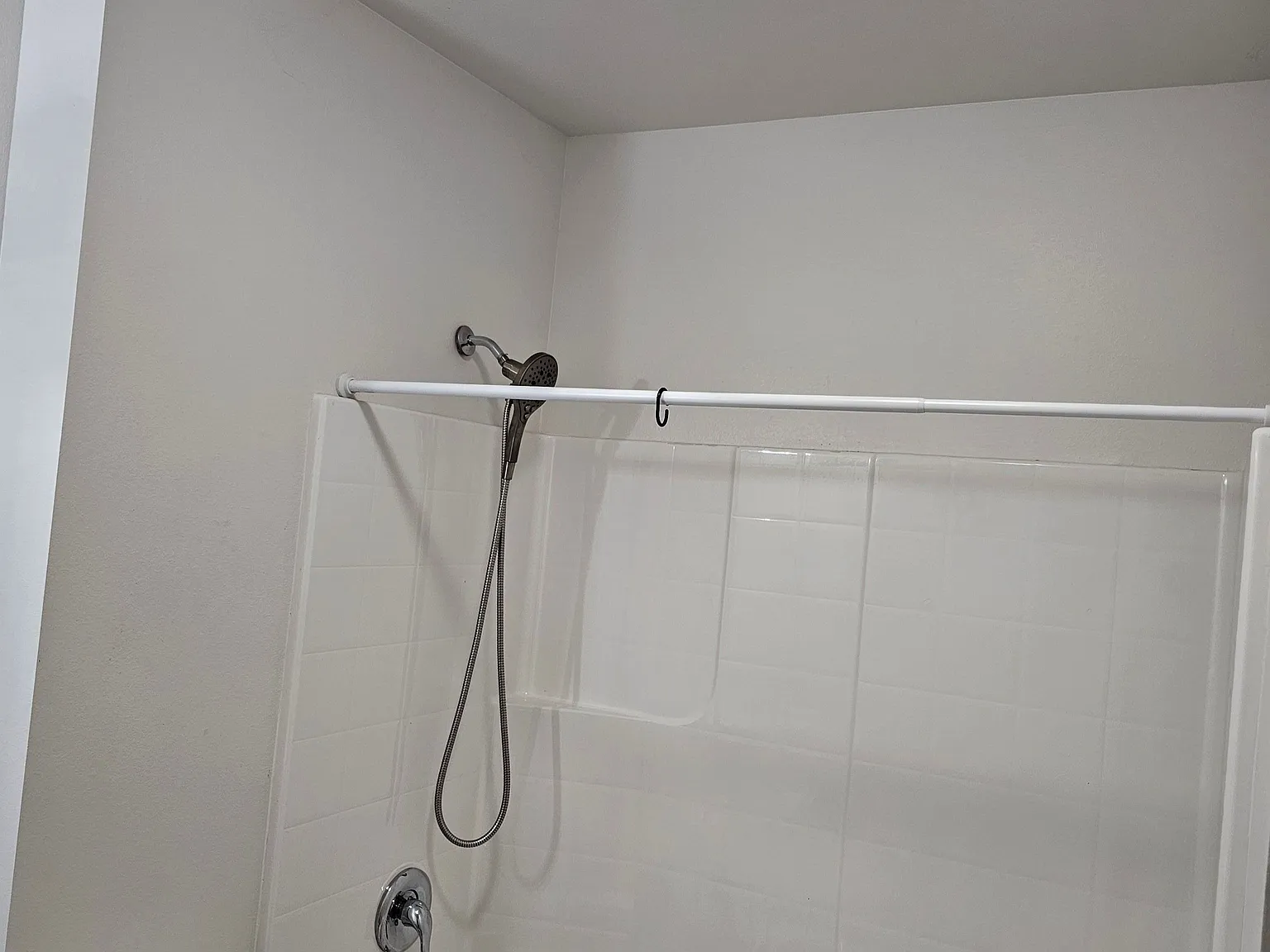 1 bed, 1.0 bath, 830 sqft, $1,499 — Photo 2