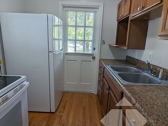 4th image of 1316 Mayfair Ave
