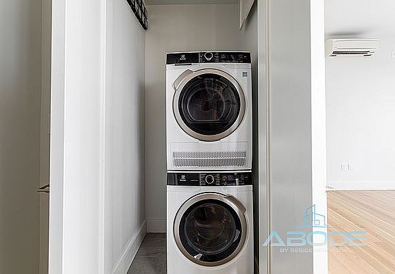 4th image of 1245 Bedford Ave #8B