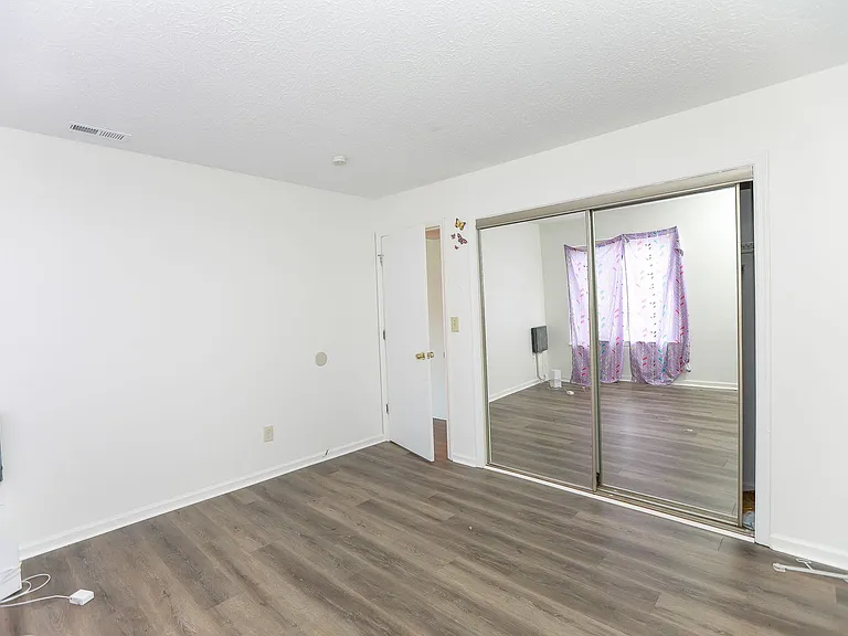 11 Haverford Ct — Photo 16
