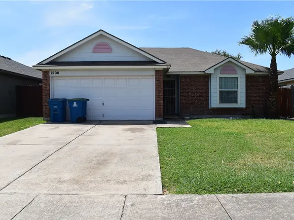 1200 Sacramento Dr, Portland, TX 78374