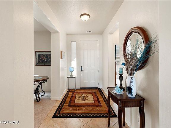 4th image of 1121 N Half Hitch Rd