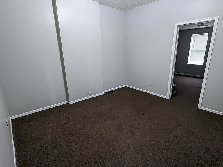 308 Erie St S #17-4 — Photo 2