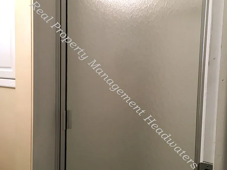 1311 Peosta Ave — Photo 11