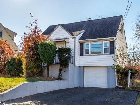 78 Highview Dr, Woodland Park, NJ 07424