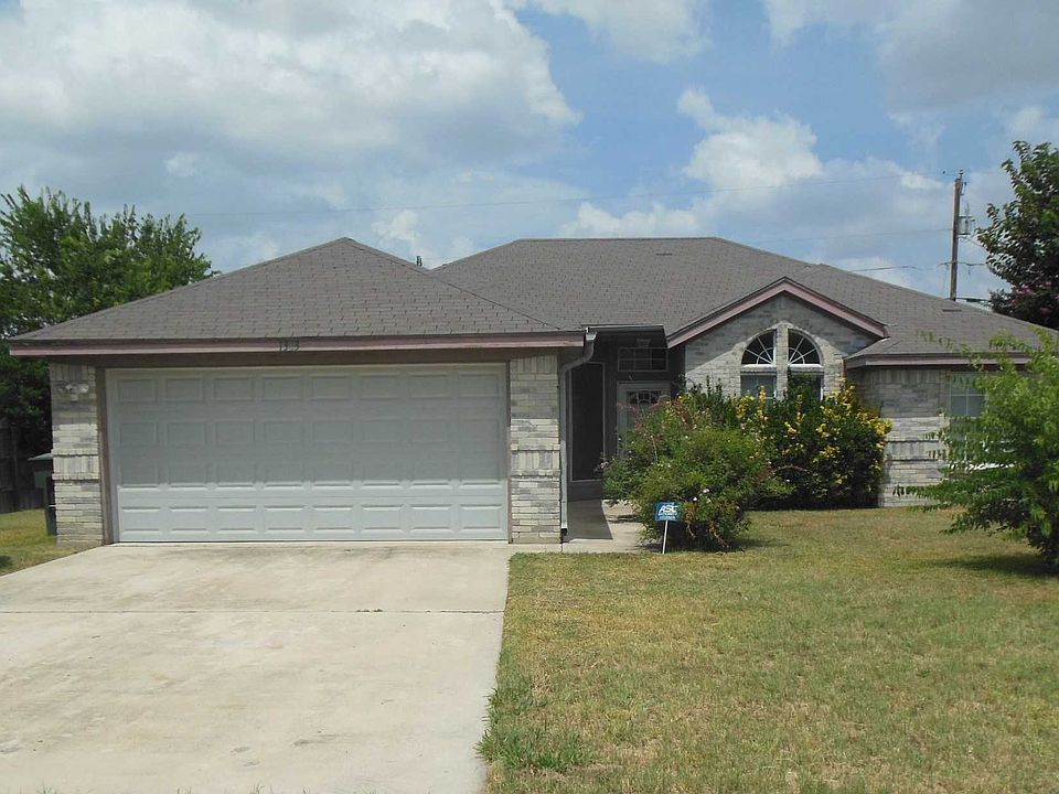 1st image of 1303 Stratford Dr