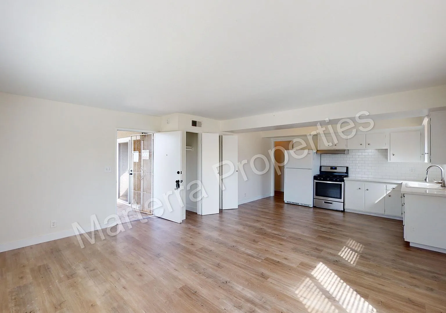 2861 Mendoza Dr — Photo 3