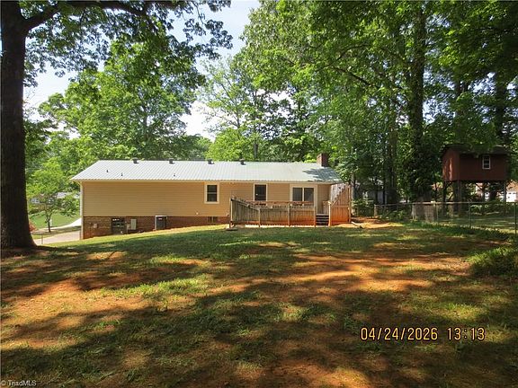 3rd image of 661 Runningbrook Ln