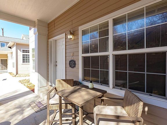 3rd image of 709 Glen Ct Unit 10