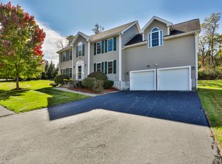 1 Constantine Dr, Nashua, NH 03062