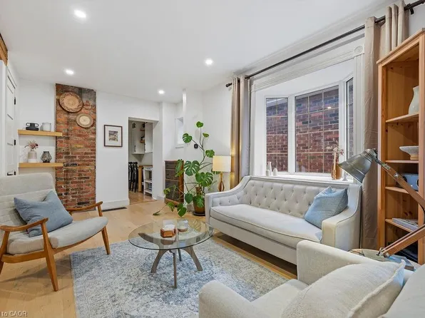 2 1/2 E 23rd St, Hamilton, ON L8V 2W6