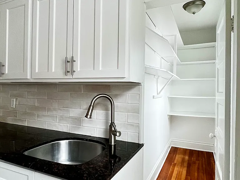 13 Chase St #2 — Photo 2