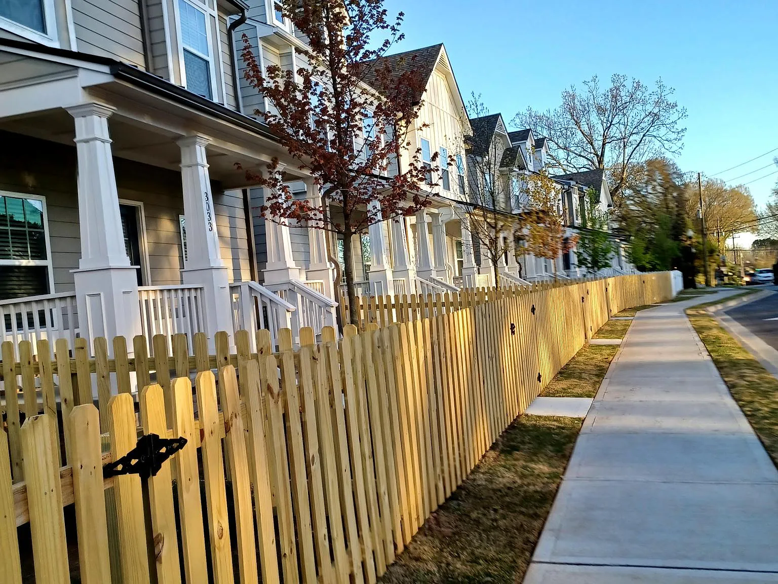 3 bed, 2.5 bath, 1880 sqft, $2,585 — Photo 2
