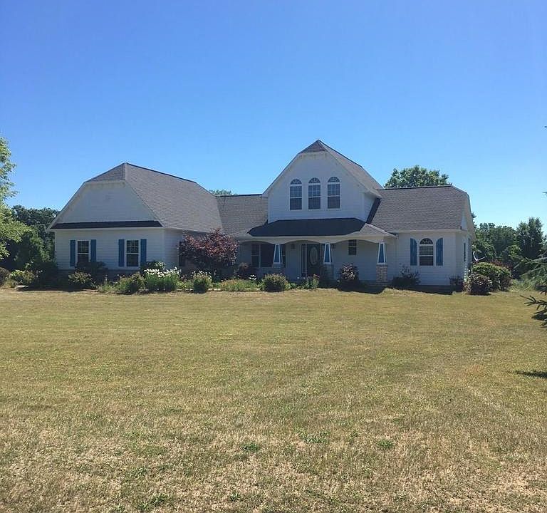 1st image of 950 Marshall Lakes Dr