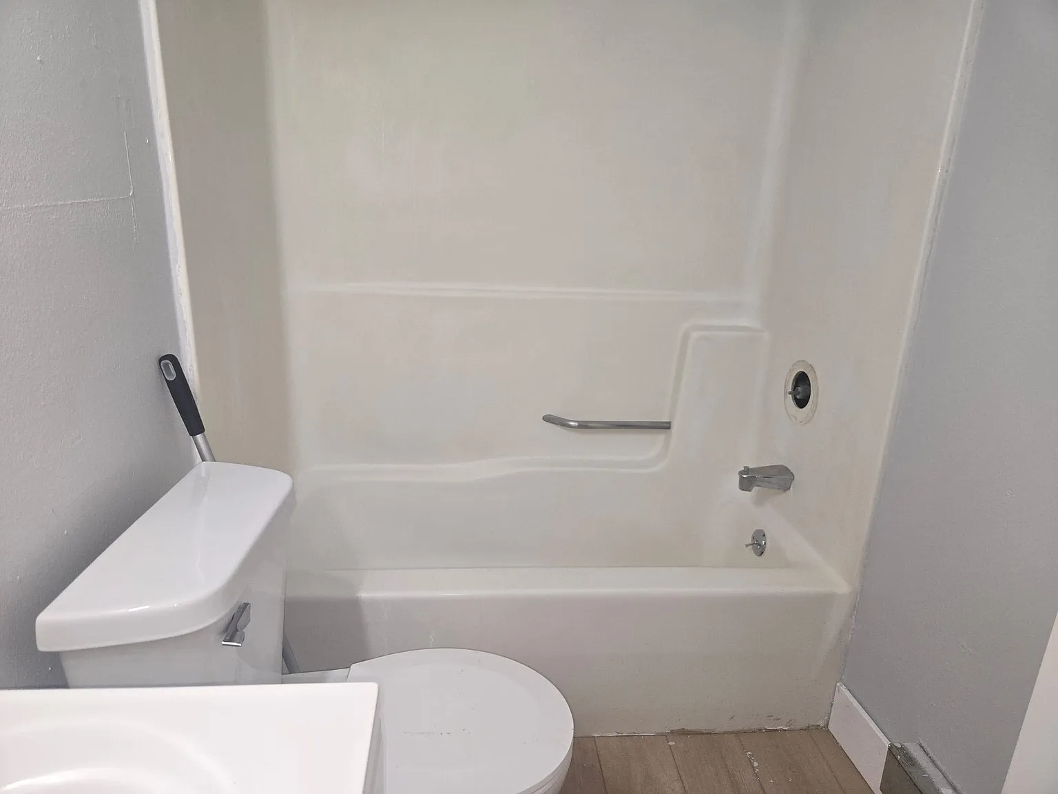 3 bed, 1281 sqft, $2,949 — Photo 4