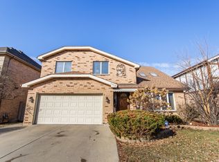 8208 W Park Ave, Niles, IL 60714