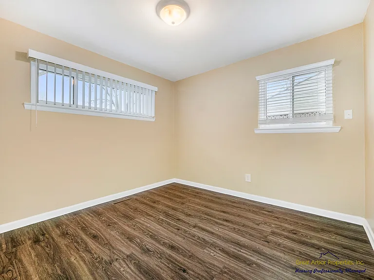 1088 Studebaker Ave — Photo 22