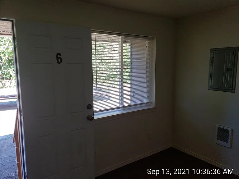 3724 Olympic Hwy #6 — Photo 4