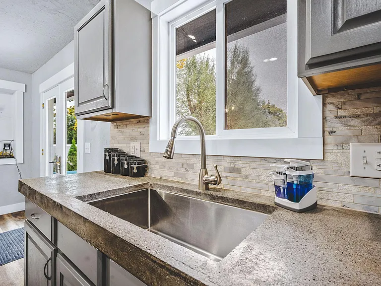 11168 N Bartlett Ave — Photo 12