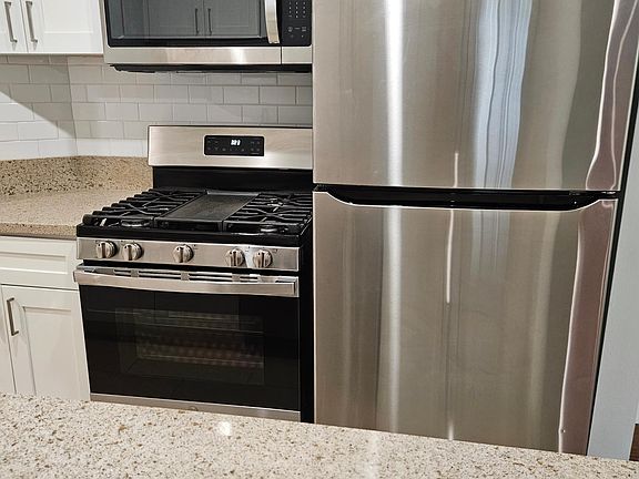3rd image of 1226 S Shenandoah St APT 103