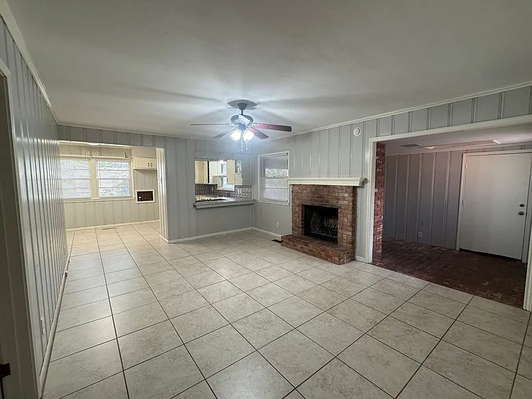 2349 Mount Carmel Dr — Photo 5