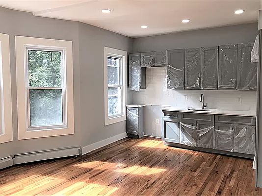 3rd image of 643 E 224th St #A