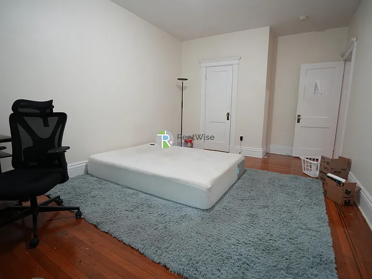 22 Euston St #5 — Photo 5
