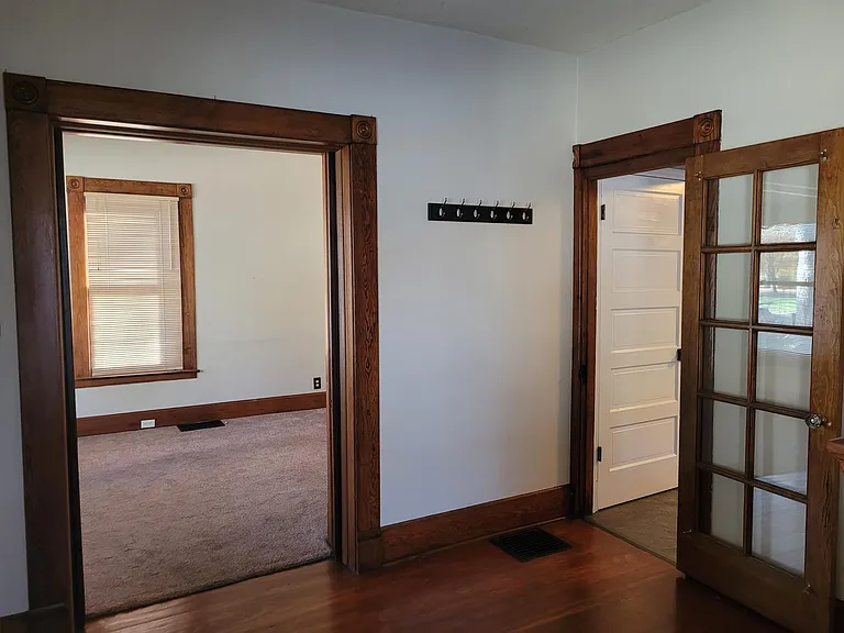 956 Hale Ave — Photo 4