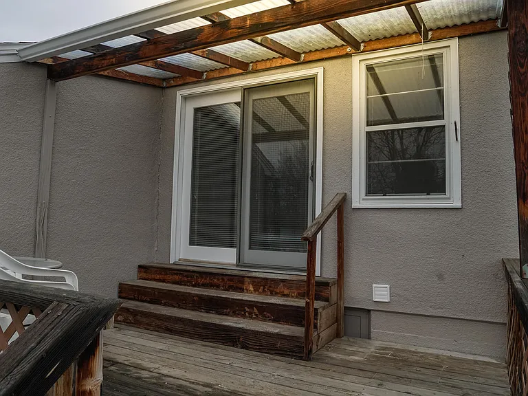 1528 Clark Ave — Photo 15
