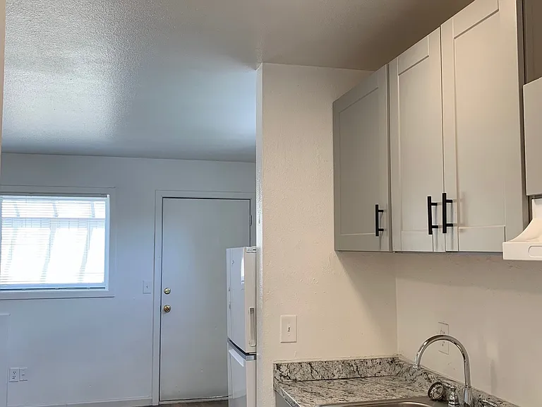 Grove Street Apartments — Photo 2
