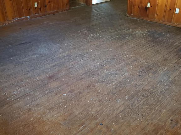 3rd image of 4825 Silver St