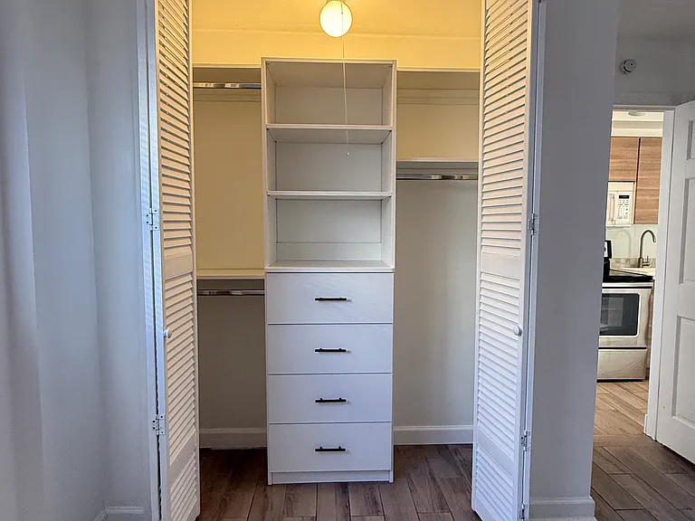 40 Harrison St #4 — Photo 8