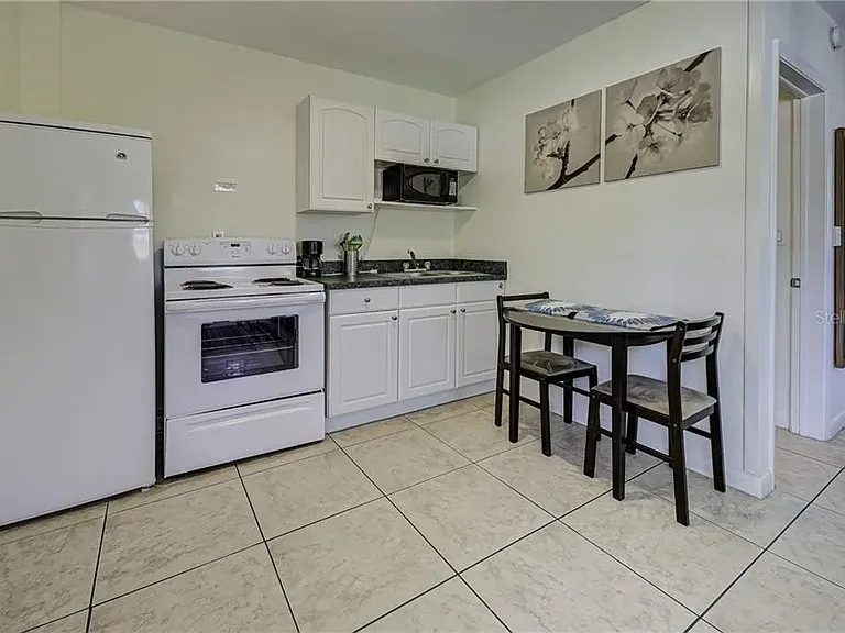 69 W Bay St #101 — Photo 4