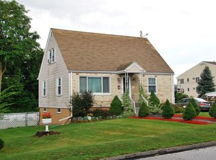 103 Vale St, Worcester, MA 01604